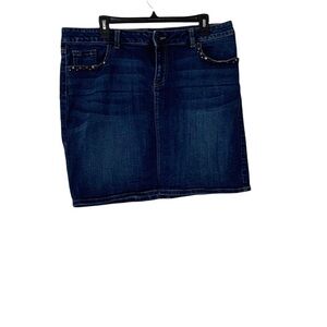 SONOMA Modern fit denim mini skirt. Size 16